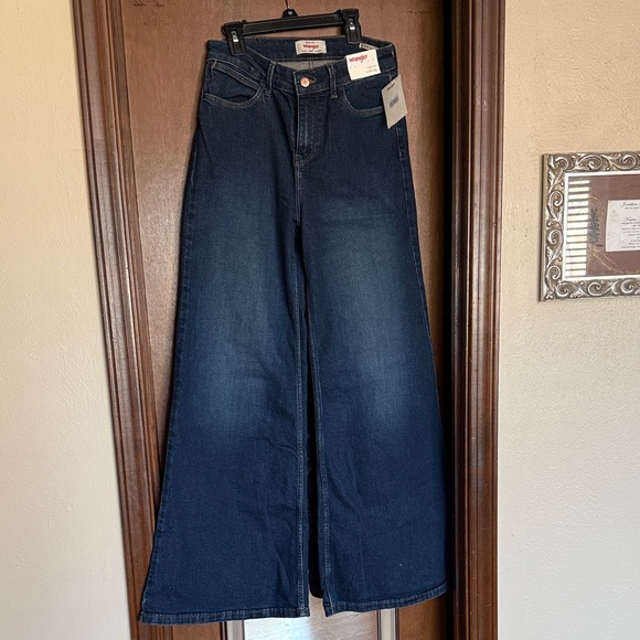 Wrangler Denim - Wrangler Women's Flare Jeans - Deep Indigo